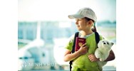 Trẻ em đi máy bay có cần giấy ủy quyền của cha mẹ?