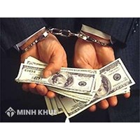 Từ lạm dụng chức vụ quyền hạn chiếm đoạt tài sản sang phạm tội hối lộ. 
