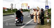 Mức xử phạt lỗi vi phạm không niêm yết số điện thoại lên phương tiện giao thông theo quy định mới nhất?