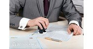 Ký tên và đóng dấu vào văn bản như thế nào là đúng luật?