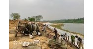 Mức phạt khi lấn chiếm đất hành lang đê để xây dựng nhà ở ? Cơ quan nào có thẩm quyền phạt ?