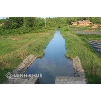 Quy định khiếu nại việc hiến đất làm mương thoát nước chung ? Có thể khởi kiện ra tòa án hay không ?