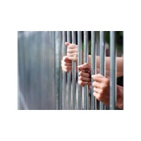 Người bị tạm giữ để điều tra hình sự có quyền lợi và nghĩa vụ như thế nào?