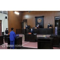 Những quyết định thuộc thẩm quyền toà án trong khi chuẩn bị xét xử ?