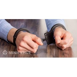 Khi căn cứ vào các tình tiết tăng nặng hoặc giảm nhẹ trách nhiệm hình sự để quyết định hình phạt cần lưu ý gì?