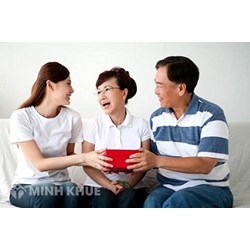 Nhập tài sản là quyền sử dụng đất được tặng cho riêng của vợ hoặc chồng vào tài sản chung như thế nào?