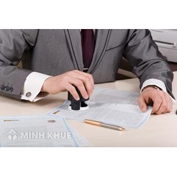 Khái niệm công chứng và đặc điểm của hoạt động công chứng là gì?