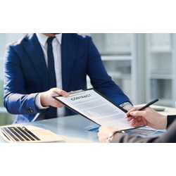 Trong hợp đồng dịch vụ người sử dụng dịch có quyền và nghĩa vụ gì?