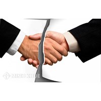Việc doanh nghiệp bị giải thể có ảnh hưởng như thế nào đến việc giải quyết tranh chấp thương mại quốc tế?