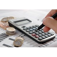 Trả dần mỗi năm số tiền vay 1,000USD với lãi suất dồn 10% là gì ?