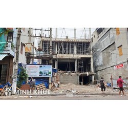 Trách nhiệm bồi thường thiệt hại của người chiếm hữu, sử dụng trái pháp luật nhà cửa, công trình xây dựng khác