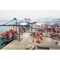Vụ việc tranh chấp liên quan đến dịch vụ hàng hải và phán quyết của trọng tài thương mại quốc tế.