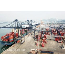 Vụ việc tranh chấp liên quan đến dịch vụ hàng hải và phán quyết của trọng tài thương mại quốc tế.