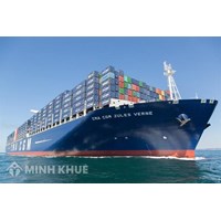 Phán quyết của trọng tài thương mại liên quan đến tranh chấp hợp đồng vận chuyển hàng hải giữa doanh nghiệp Việt Nam và Singapore.