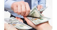 Bình luận quy định về trả lương thông qua người cai thầu, tạm ứng tiền lương