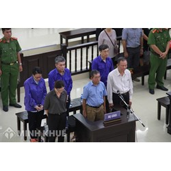 Yêu cầu, đề nghị của người tham gia tố tụng được giải quyết như thế nào?