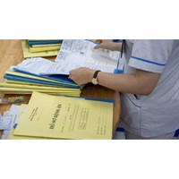 Quy định về nhận hồ sơ vụ án, bản cáo trạng và thụ lý vụ án từ Viện kiểm sát qua Tòa án trong tố tụng hình sự