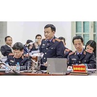 Điều tra viên, Kiểm sát viên, người khác có thẩm quyền tiến hành tố tụng, người tham gia tố tụng trình bày ỷ kiến được thực hiện như thế nào?