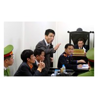 Trình tự phát biểu khi tranh luận tại phiên tòa hình sự?