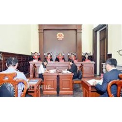 Giám đốc thẩm và người tiến hành tố tụng trong giai đoạn giám đốc thẩm vụ án hình sự ?