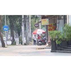 Một số giải pháp nâng cao hiệu quả quản lý hè phố trên địa bàn thành phố Hà Nội.