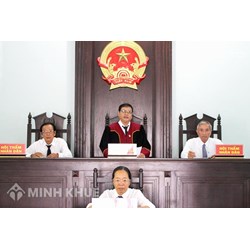 Bộ luật tố tụng hình sự 2015 quy định rõ trách nhiệm của Tòa án và các thủ tục tố tụng tại phiên tòa để bảo đảm việc tranh tụng trong xét xử