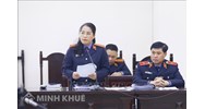 Phiên tòa xét xử sơ thẩm được tiến hành như thế nào ?