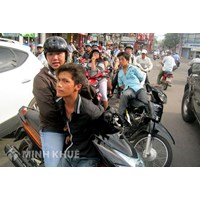 Một số nội dung mới về biện pháp bắt người phạm tội quả tang và bắt người đang bị truy nã trong BLTTHS 2015