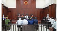 Thẩm phán chủ tọa phiên tòa giải quyết yêu cầu, đề nghị trước khi mở phiên tòa