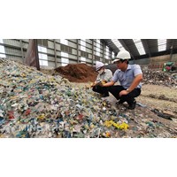 Thủ tục để vận chuyển chất thải nguy hại xuyên biên giới?