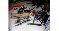 Đối tượng nào được trang bị vũ khí thô sơ theo quy định của pháp luật?