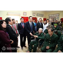 Đối tượng nào được hưởng chế độ ưu đãi người có công với cách mạng?
