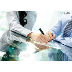 Đang mang thai có được tái ký hợp đồng không ?