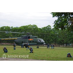 Bố là thương binh có phải đi nghĩa vụ quân sự không ? Mẹ bị mù có phải đi bộ đội không ?