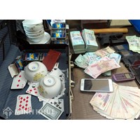 Chơi bài tiến lên uống nước có bị xử phạt hành chính không ?