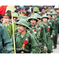 Không có bằng cấp 3, bị đục thủy tinh thể có phải đi nghĩa vụ quân sự không ?