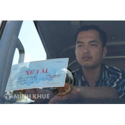  Hai xe tải loại 1.5 tấn và 7 tấn  có thuộc vào trường hợp phải dán phù hiệu hay không ?