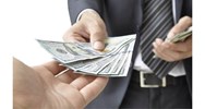 Con đã trưởng thành vay tiền thì cha mẹ có phải trả tiền cho con hay không?