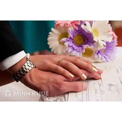 Thẩm quyền xác nhận tình trạng hôn nhân và thủ tuc đăng kí kết hôn khi chuyển khẩu ?
