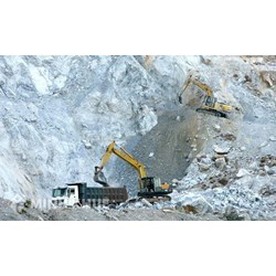 Quản lý, bảo vệ khoáng sản và thực hiện dự án đầu tư tại khu vực dự trữ khoáng sản quốc gia theo quy định pháp luật hiện hành
