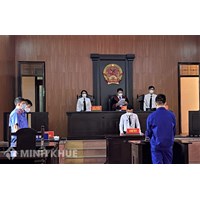Thẩm phán phải tuân thủ những quy tắc nào trong mối quan hệ công tác với các cơ quan, tổ chức, cá nhân và cơ quan thông tấn, báo chí?