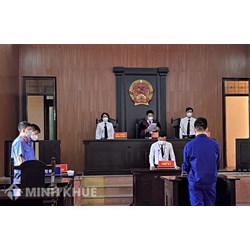Thẩm phán phải tuân thủ những quy tắc nào trong mối quan hệ công tác với các cơ quan, tổ chức, cá nhân và cơ quan thông tấn, báo chí?