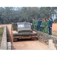 Tiêu chuẩn bậc trình độ kỹ năng nghề sửa chữa động cơ xe xích kéo pháo đối với công nhân quốc phòng