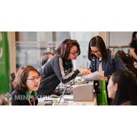 Thay đổi giám đốc thì có phải sửa đổi giấy giấy chứng nhận đăng ký kinh doanh dịch vụ tư vấn du học không?