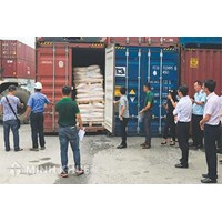 Kiểm tra tên hàng, mã số hàng hóa, mức thuế khi kiểm tra hải quan