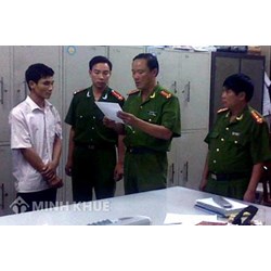 Khi nào ra quyết định tạm giữ người theo thủ tục hành chính? Thời hạn tạm giữ người theo thủ tục hành chính là bao lâu?