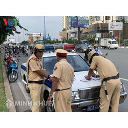Điều kiện giao phương tiện giao thông vi phạm hành chính cho tổ chức, cá nhân vi phạm giữ, bảo quản