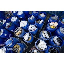 Bao bì đựng, thiết bị lưu chứa chất thải nguy hại phải đáp ứng yêu cầu nào theo quy định mới?