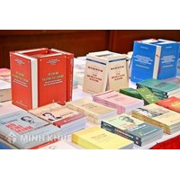 Điều kiện, quy cách và phương thức thực hiện xuất bản phẩm sử dụng ngân sách nhà nước là gì?