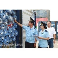 Quản lý rủi ro trong hoạt động nghiệp vụ hải quan.